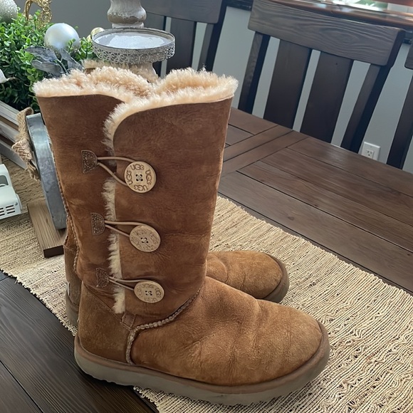 Ugg Bailey Button Triplet Boot Chestnut - Picture 9 of 9